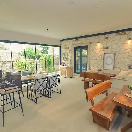 Sulty's Koeyici Hotell *