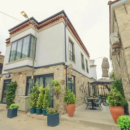Sulty's Avlu Hotel Alaçatı