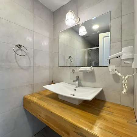 Sulty's Koeyici Hotell