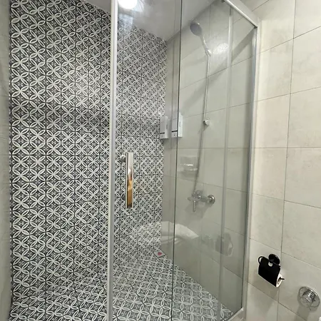 Sulty's Koeyici Hotell *